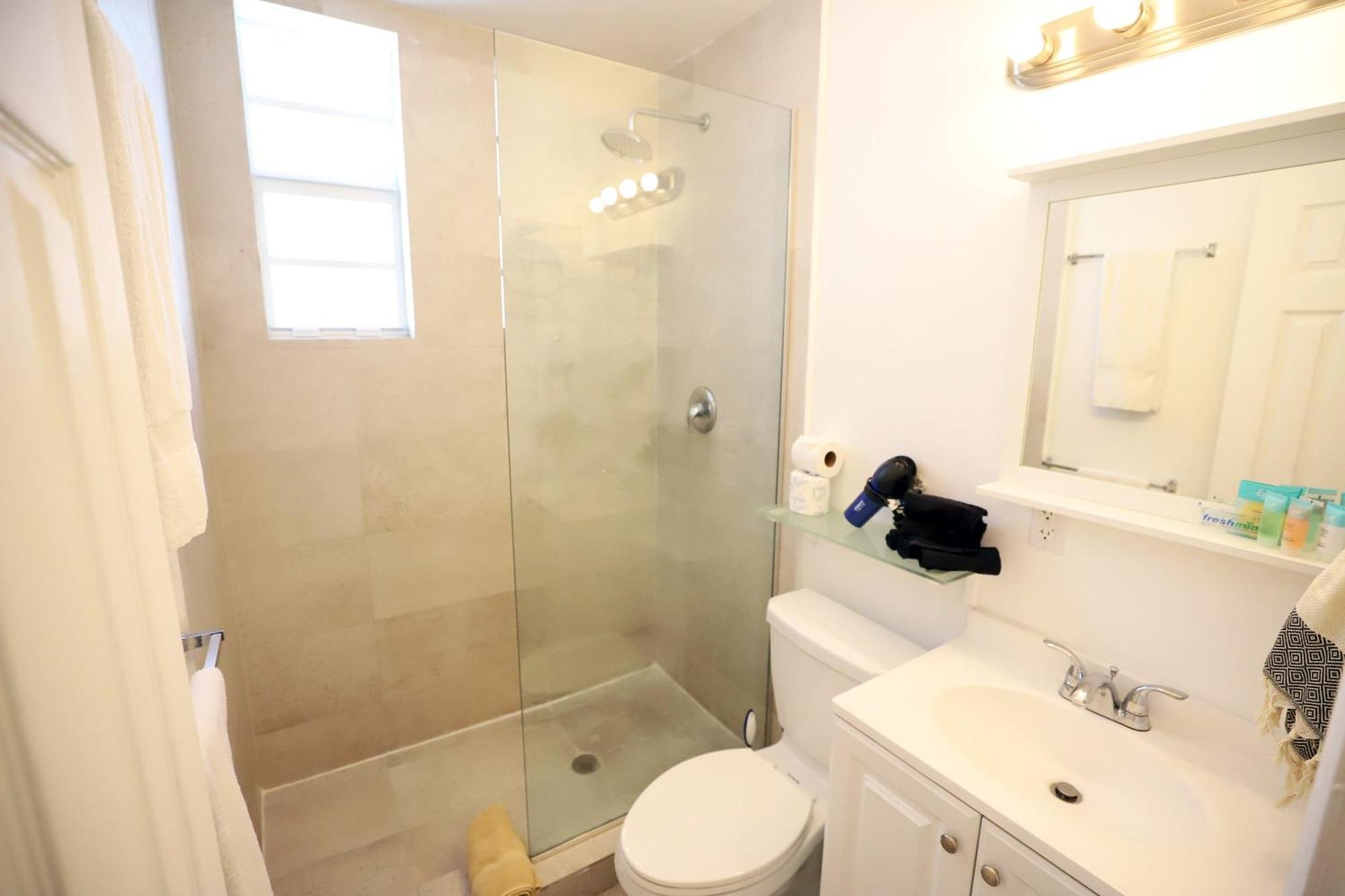 South Beach Steps To Ocean Drive Free Parking & Pet Friendly ไมอามีบีช ภายนอก รูปภาพ