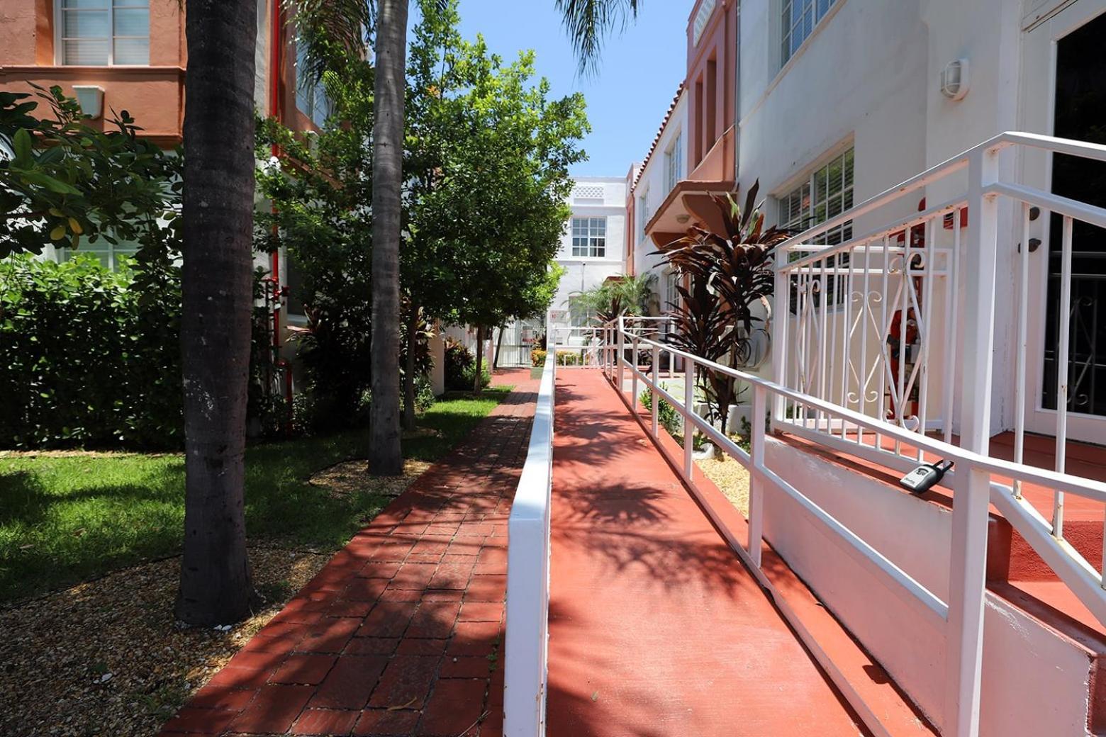 South Beach Steps To Ocean Drive Free Parking & Pet Friendly ไมอามีบีช ภายนอก รูปภาพ